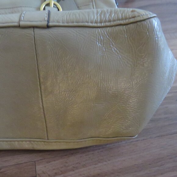 COACH Chelsea Taupe Tan Patent Leather Turnlock Shoulder Zip Up Tote Bag - Picture 8 of 15